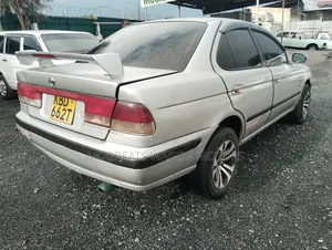 Nissan Sunny 2003 Silver