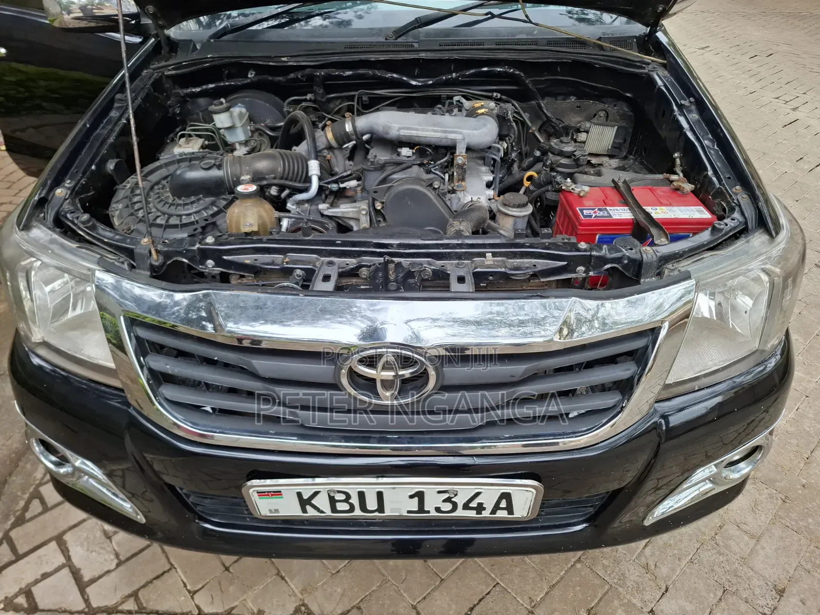 Toyota Hilux 2.5 D-4D 4X4 SRX 2012 Matt Black