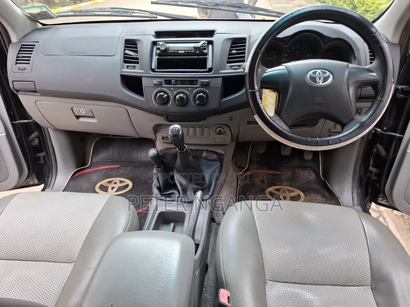 Toyota Hilux 2.5 D-4D 4X4 SRX 2012 Matt Black