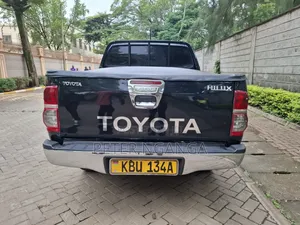 Toyota Hilux 2.5 D-4D 4X4 SRX 2012 Matt Black