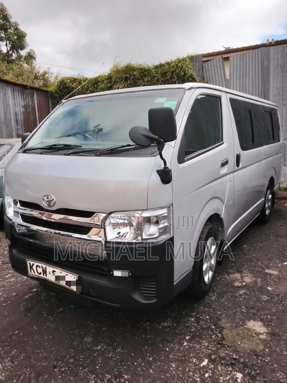 Toyota HiAce 2012 Silver