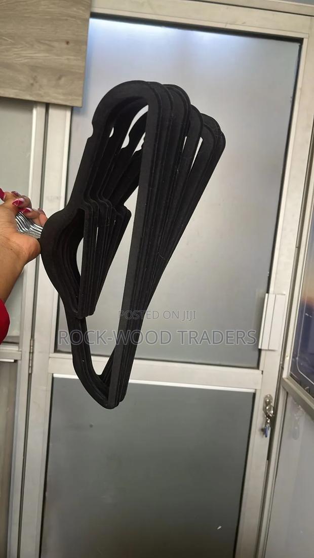 Coat Hangers 10pcs