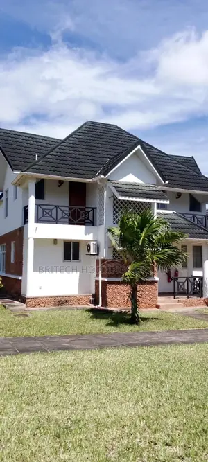 Furnished 3bdrm Villa in Blue Waters Resort for sale