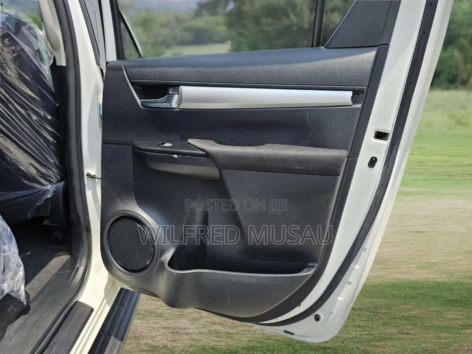Toyota Hilux 2021 White