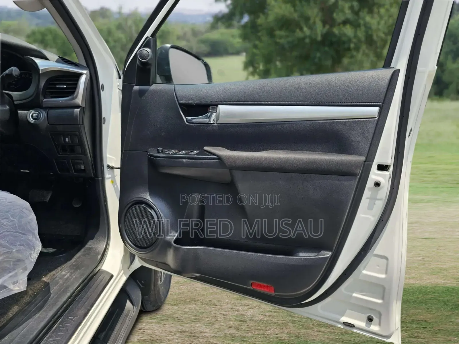 Toyota Hilux 2021 White