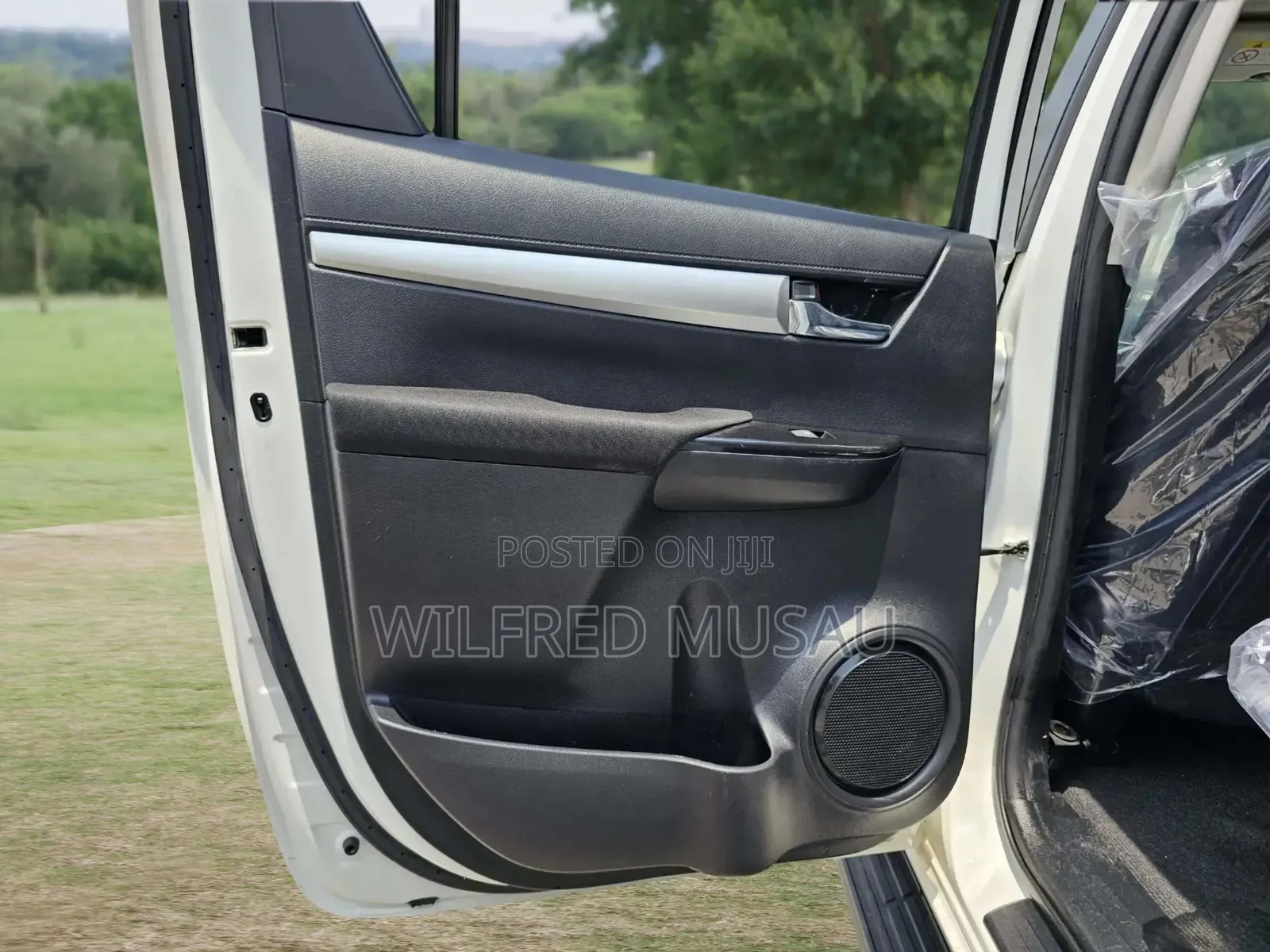 Toyota Hilux 2021 White