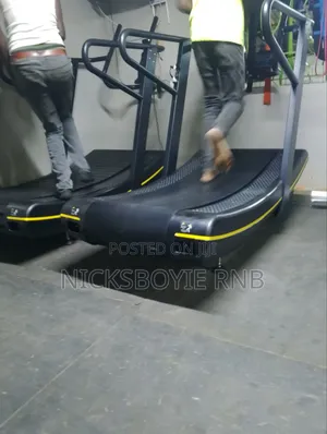 Commercial Treadmill + Free Bars+ Weights 219/Kg