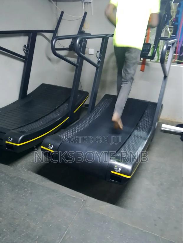 Commercial Treadmill + Free Bars+ Weights 219/Kg - thumbnail 4