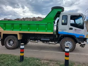Isuzu Tipper