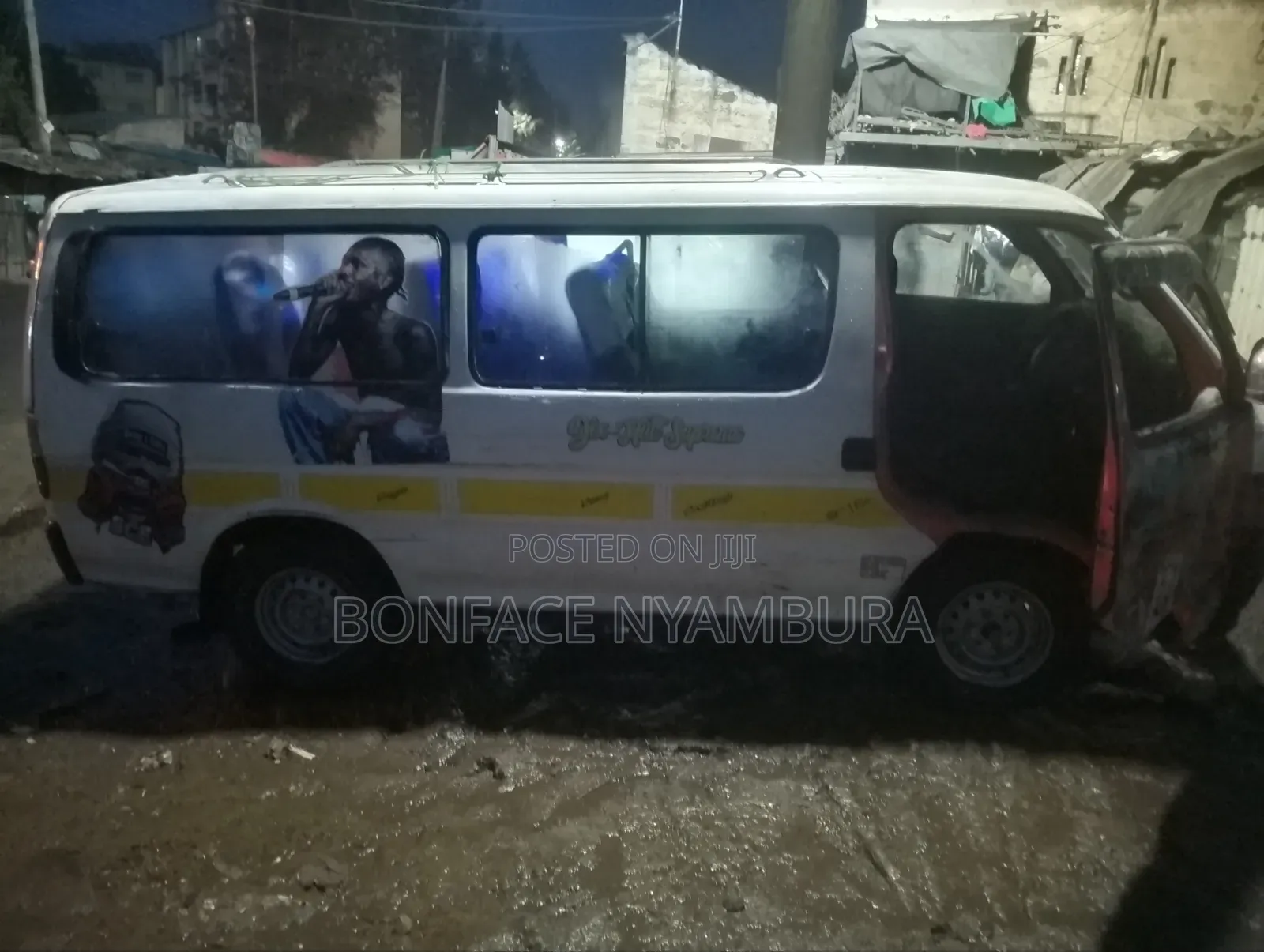 Toyota HiAce 2006 White