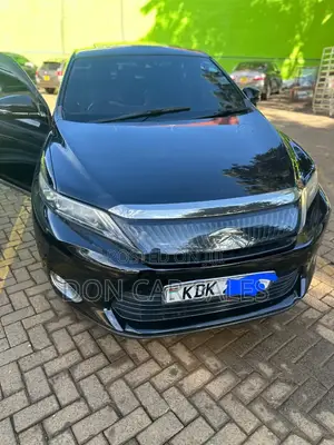 Toyota Harrier 2.0 2017 Black