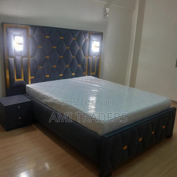 Grey Enteded Chester Bed (5*6) Lights