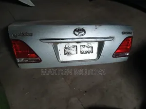 Toyota Crown Royal Grs180 Boot Lid