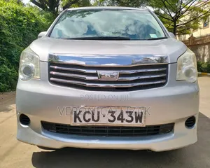 Toyota Noah 2012 Silver
