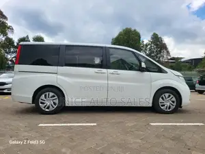 Honda Stepwgn 2017 White