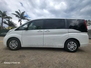 Honda Stepwgn 2017 White