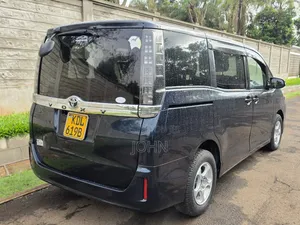 Toyota Voxy 2016 Blue