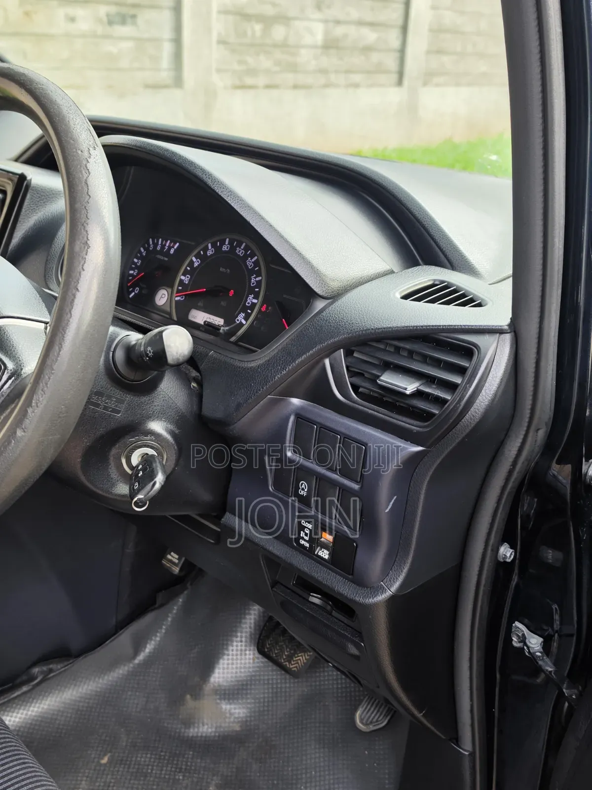 Toyota Voxy 2016 Blue