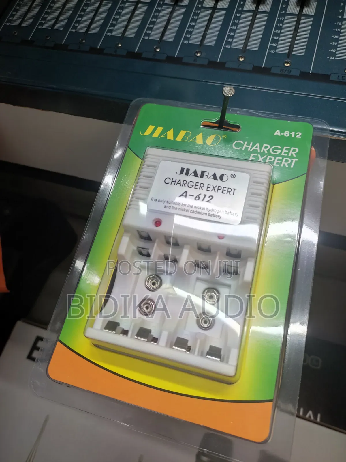 Jiabao Charger Expert a-612 Universal Battery Charger