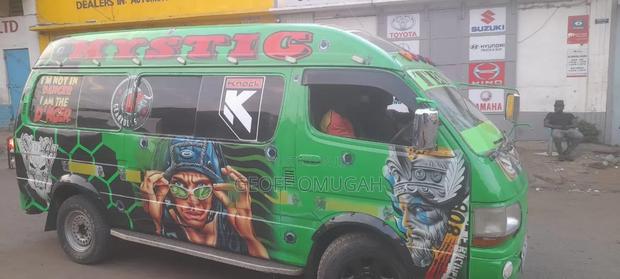 Toyota HiAce 2002 White - thumbnail 4