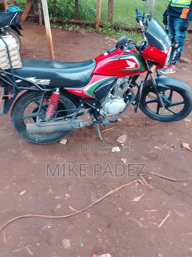 Honda CB 2024 Red