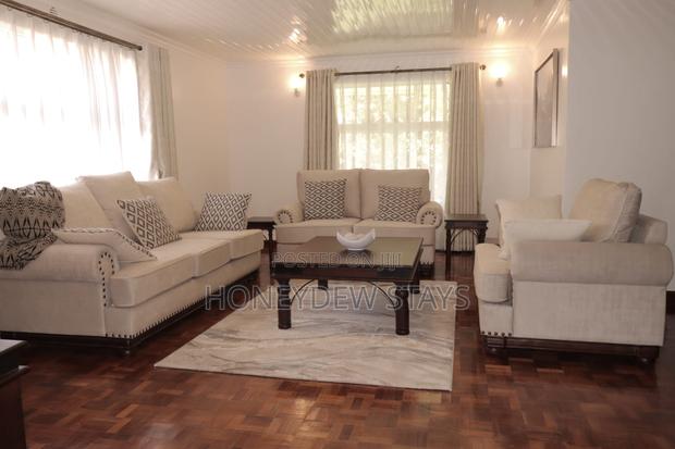 Stylish 5-Bedroom Airbnb Bungalow Near SGR Jkia