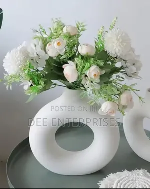 Doughnut-Shape Ceramic Flower Vase