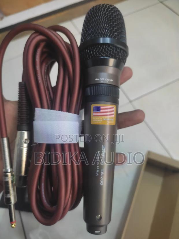 Professional Handheld Dynamic Vocal Microphone - thumbnail 2