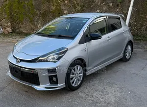 Toyota Vitz 2019 Silver