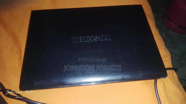 Laptop Toshiba Portege R700 2GB Intel Core i3 HDD 500GB