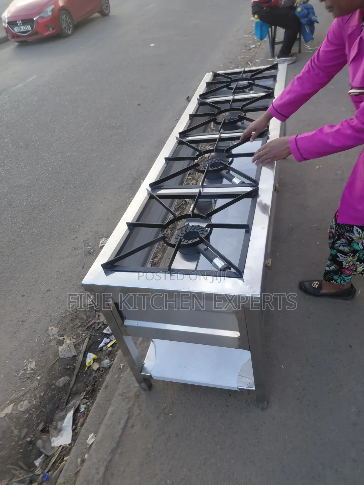 4 Burners Cooker.