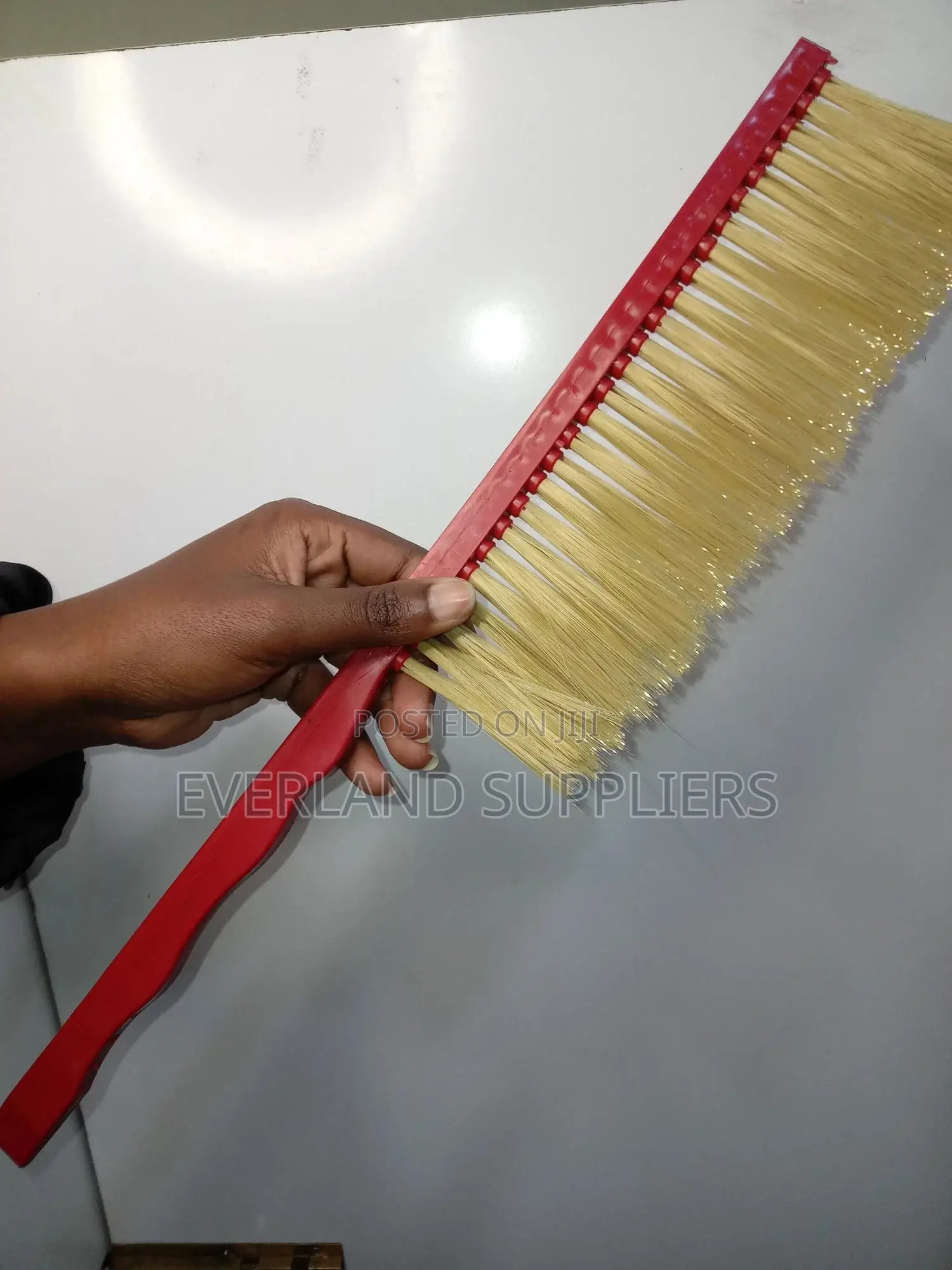 Red Harvesting Honey Brush
