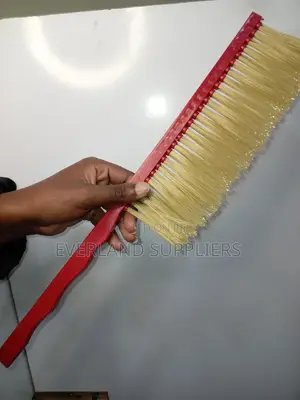 Red Harvesting Honey Brush