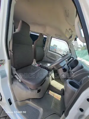 Suzuki Every Wagon 2019 White