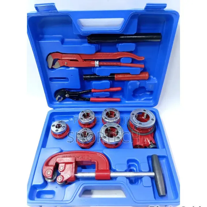 Die Stock Ratchet Set Of
1⁄41⁄23⁄83⁄4 111⁄4
S-Jaw Pipe Wrench Pliers