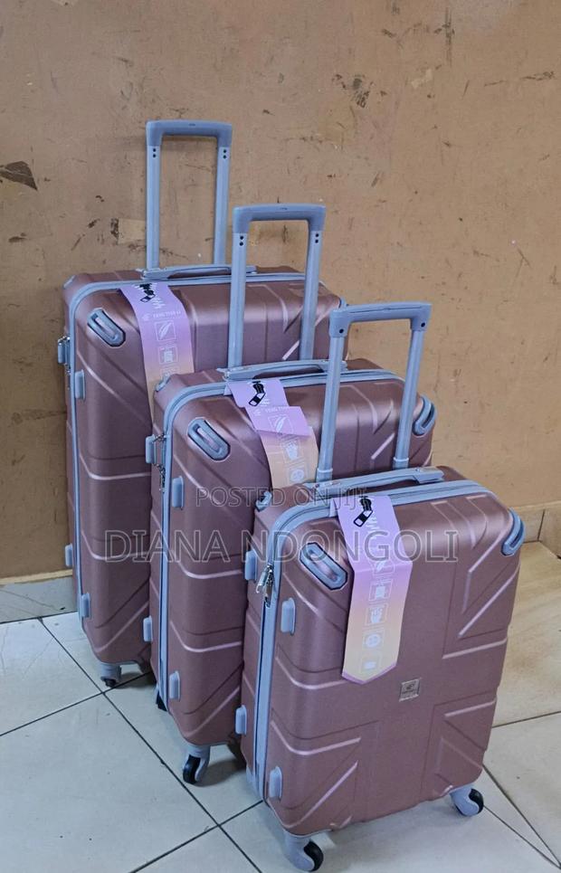*Price Drop*
3 in 1 Luxurious Fibre Suitcase*
Zipper Closure Frame.