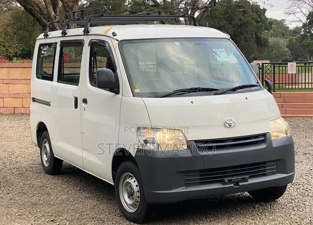 Toyota TownAce 2018 White