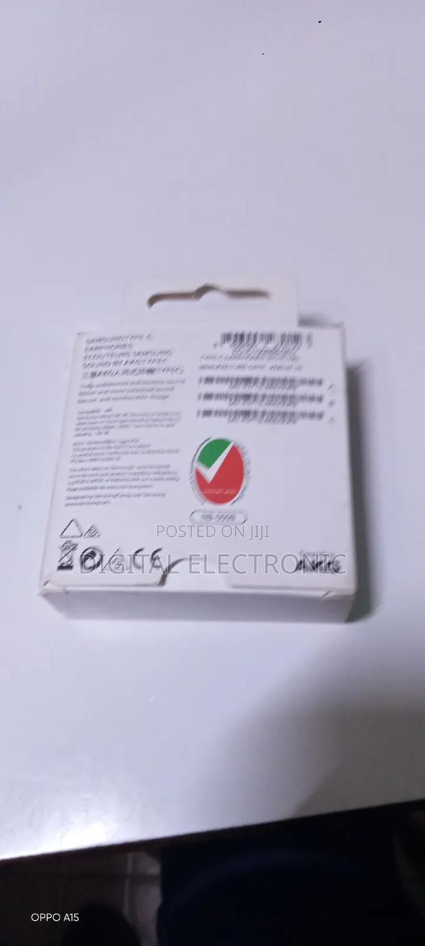 Samsung Type C Earphones - thumbnail 2