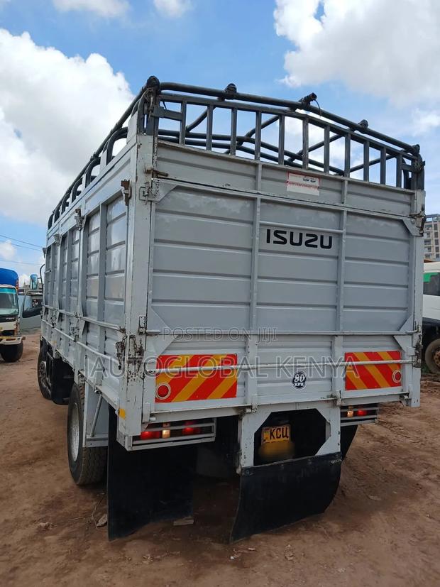 Isuzu Fsr Financing - thumbnail 3
