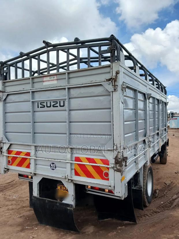 Isuzu Fsr Financing - thumbnail 4