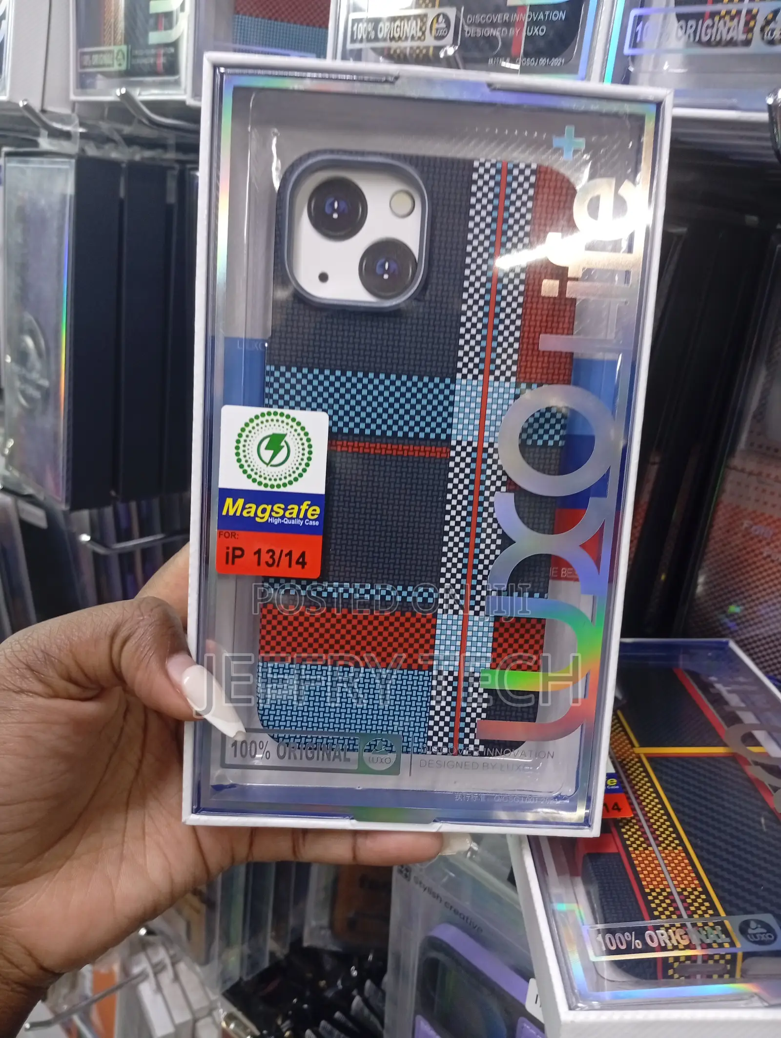 Luxo Life Magsafe iPhone Back Cover Featuring a Carbon Fiber Tribal