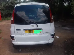 Toyota Fun Cargo 2003 White