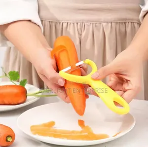 Stainless Steel Peeler With Plastic Handle Available