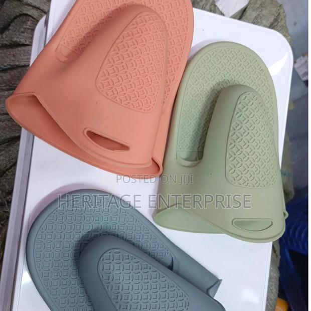 Oven Gloves - thumbnail 2