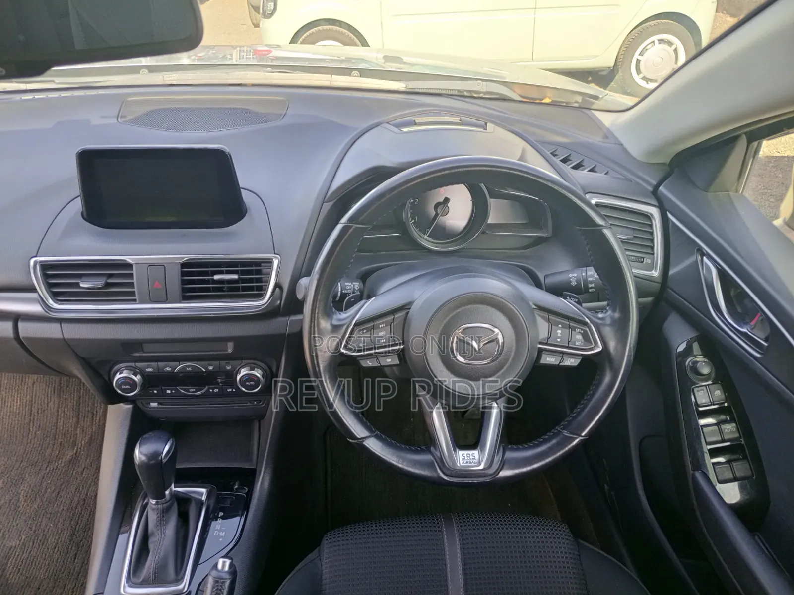 Mazda Axela 2018 Silver