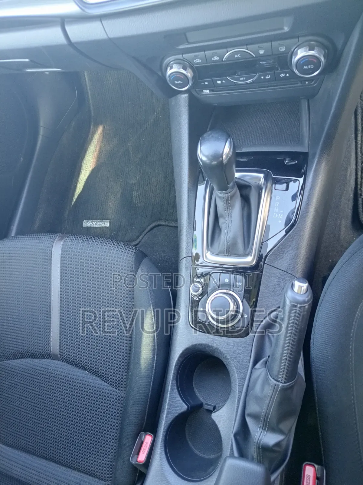 Mazda Axela 2018 Silver