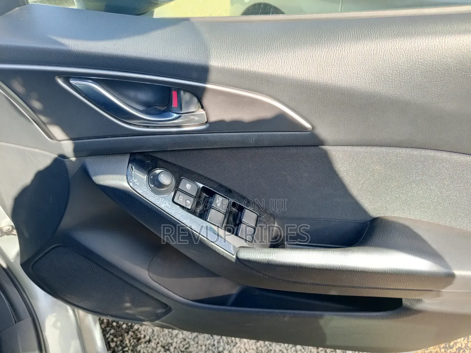Mazda Axela 2018 Silver