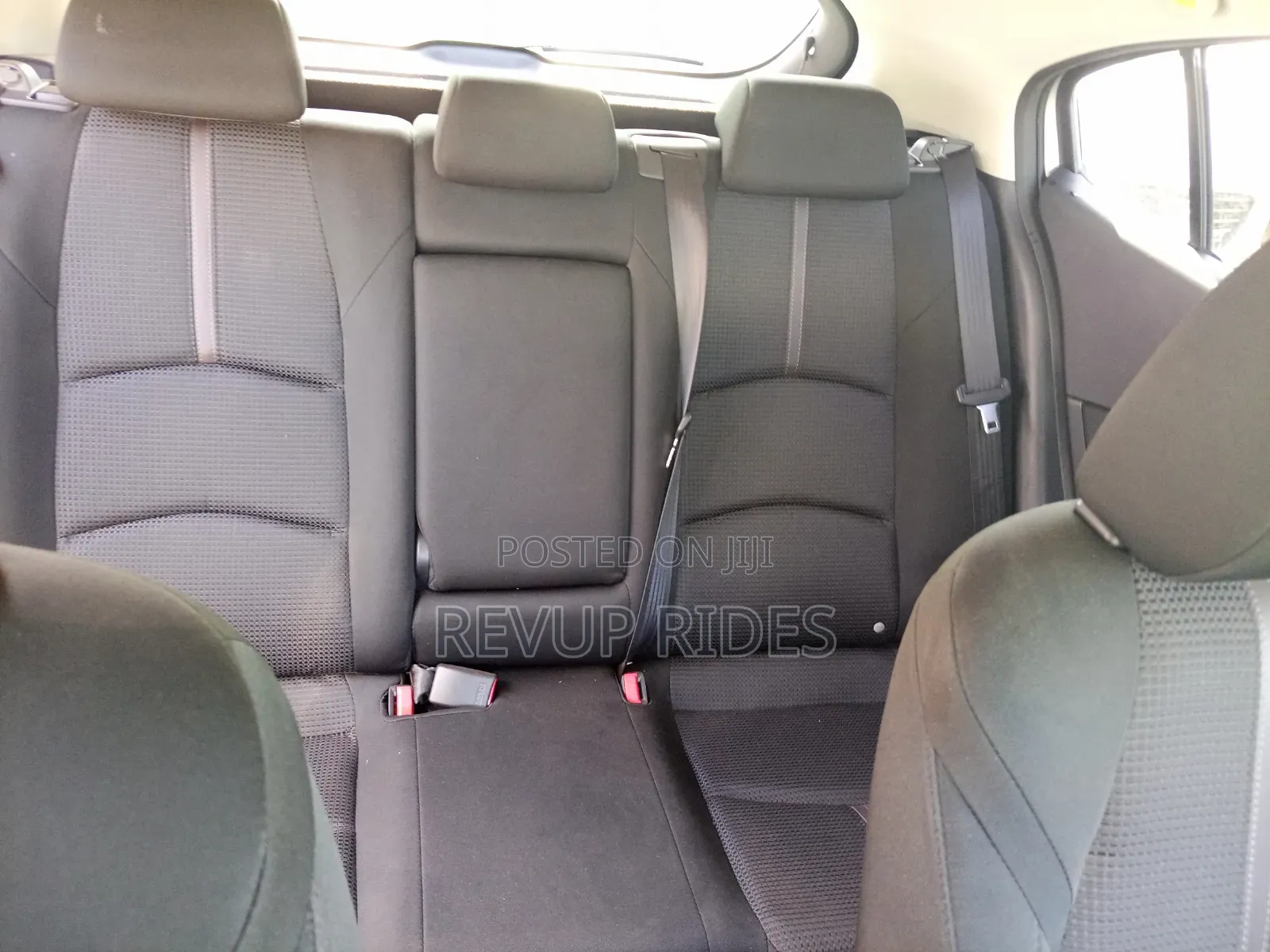 Mazda Axela 2018 Silver