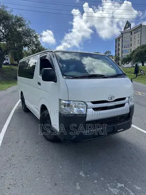 Toyota HiAce 2019 White