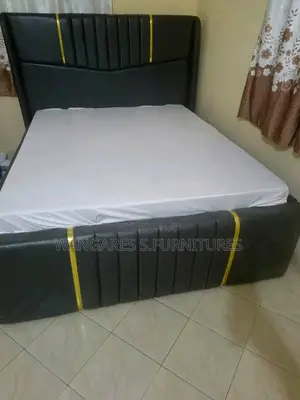 Black Chester Bed